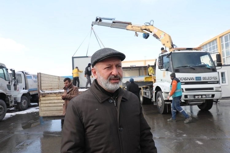 Kayseri Kocasinan'dan deprem bölgesine mobil mutfak